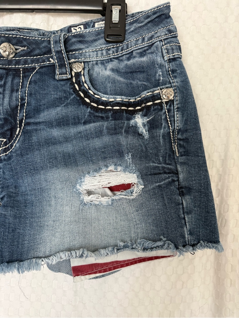 Miss Me Signature American Flag Distressed Denim Shorts Size 32 JP7010H - Picture 4 of 9